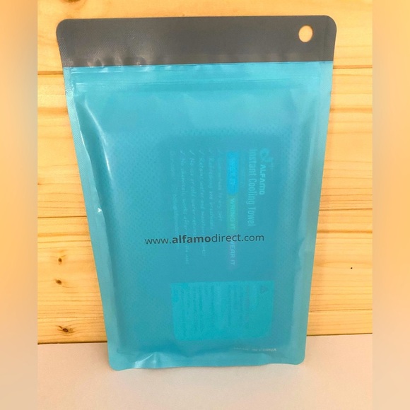 NEW ALFAMO Instant Cooling Towel for Sports, Workouts, Exercise, Yoga Versatile - Picture 3 of 5